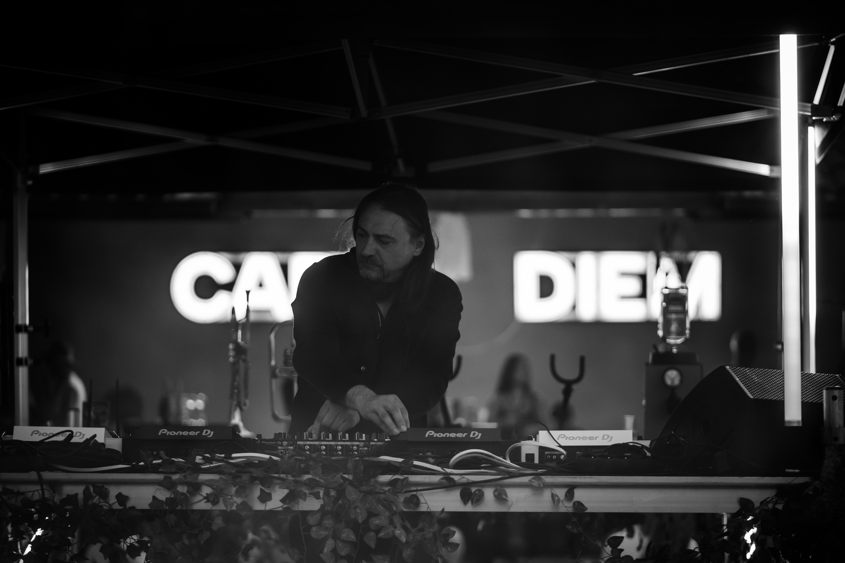 Chris Gavin live at Carpe Diem Experience